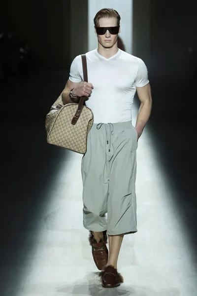 Look 33